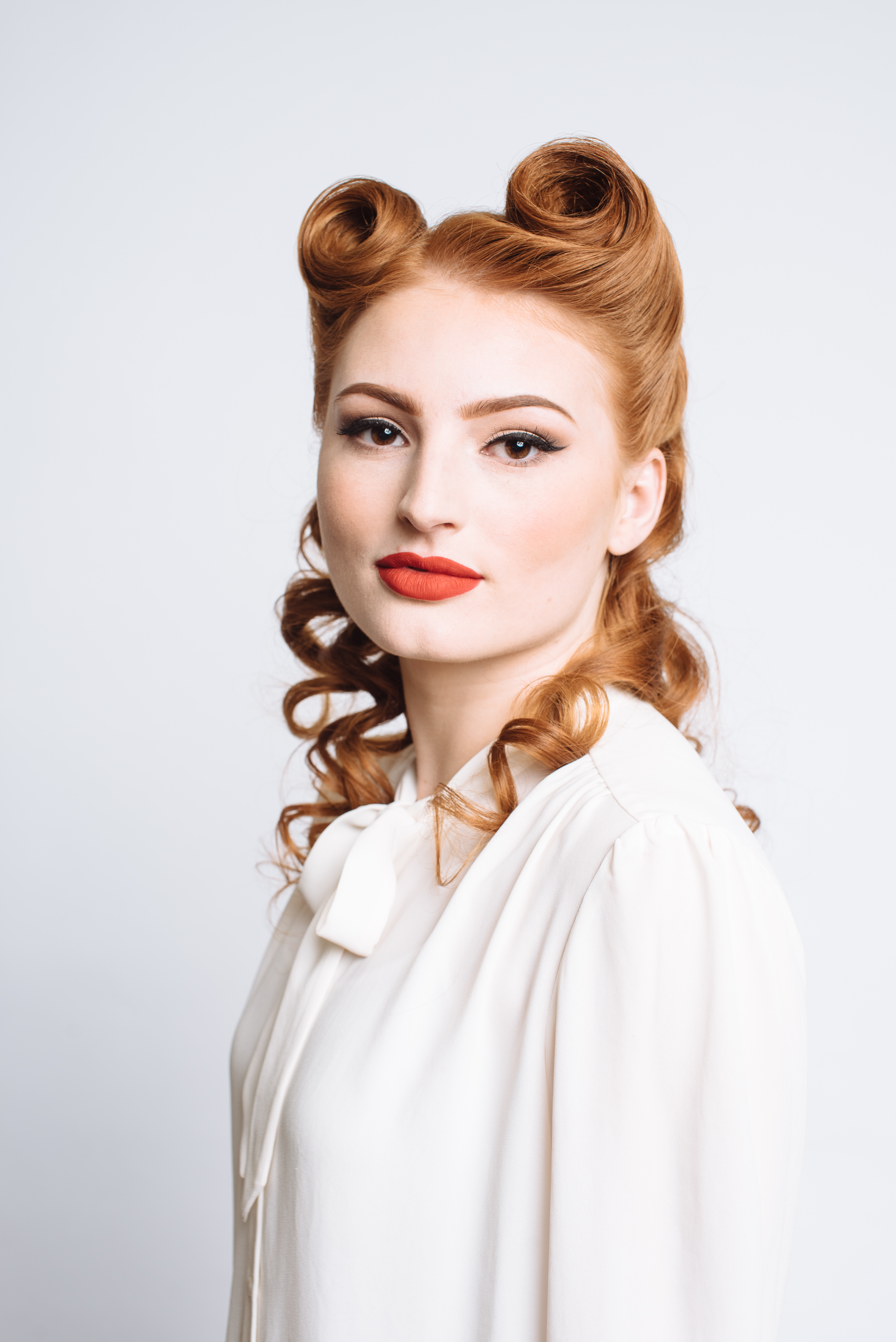 makeup, hair, photoshoot, vintage, victory rolls, red lip, lipstick, eyeliner, wing, winged eyeliner, 50s